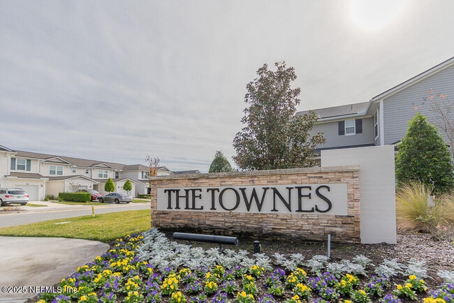 Building Photo - 14056 Sterely Ct S