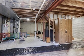 Building Photo - 1810 Vladimir Dr
