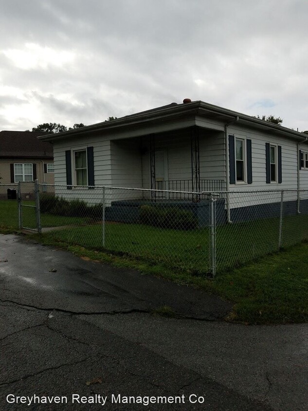 Primary Photo - 3 br, 1 bath House - 3100 E. 44th Street
