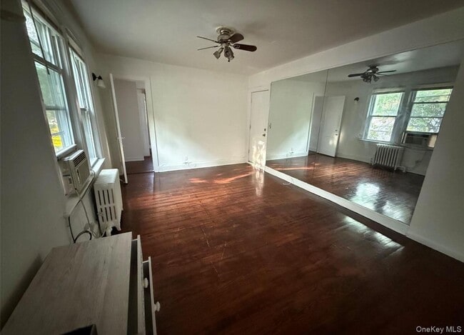 Building Photo - 364 Ashford Ave
