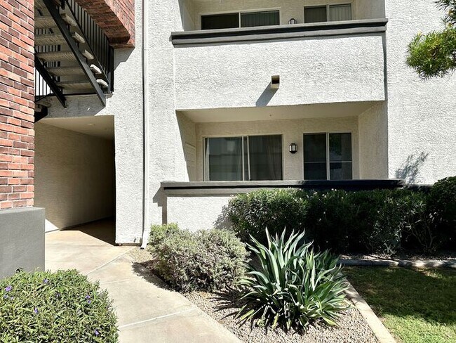 Foto del edificio - Fantastic Brick Commons condo in ideal loc...