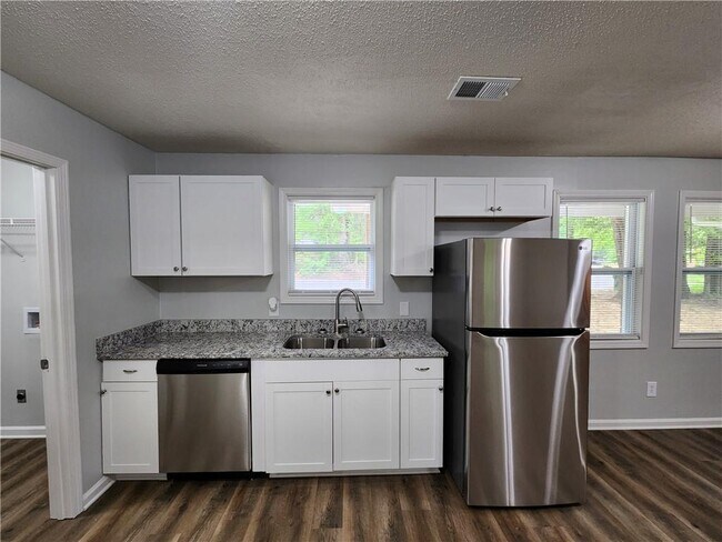 Foto del edificio - 723 W Creek Cir
