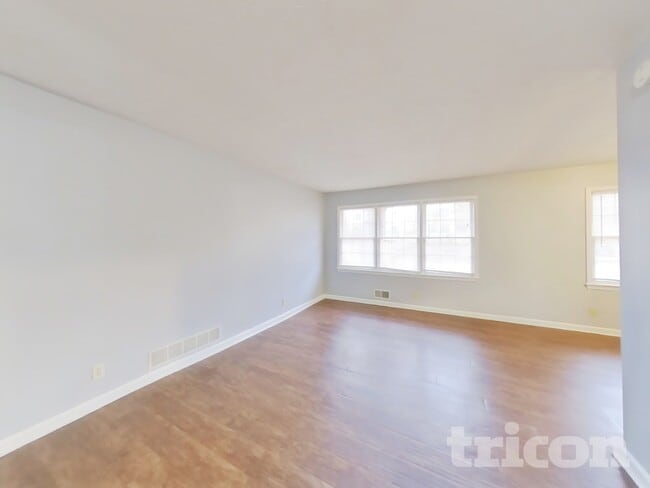 Building Photo - 4076 Parkway Cir NW