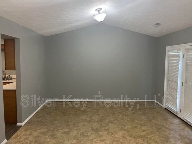 Building Photo - 924 Brittany Deanne Ln
