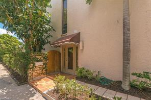 Building Photo - 550 3rd Ave S