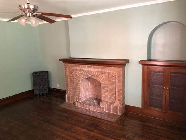 Building Photo - Charming 1-Bedroom Duplex in Historic Gate...