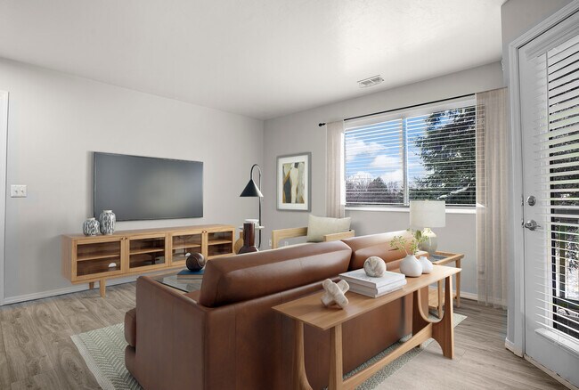 Renovated - Lakeside Village UT
