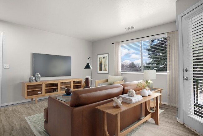 Renovated - Lakeside Village UT