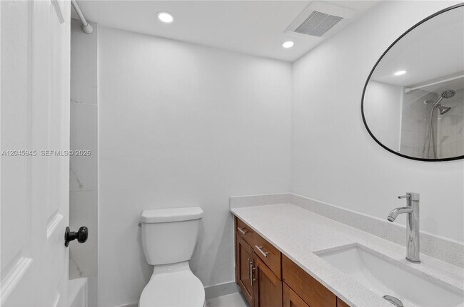 Foto del edificio - 1520 NE 56th St