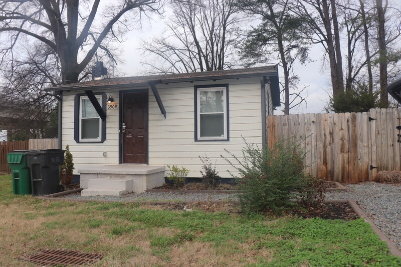 Primary Photo - 3909 Bearwood Ave