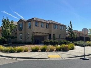 Building Photo - 2261 Hancock Dr