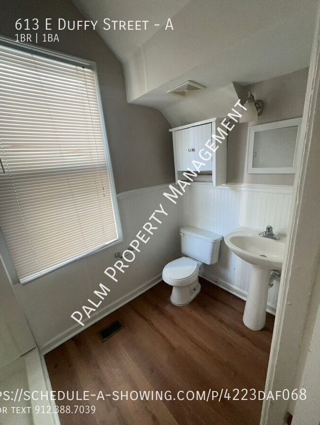 Foto del edificio - 1 bedroom, 1 bathroom apartment near Histo...