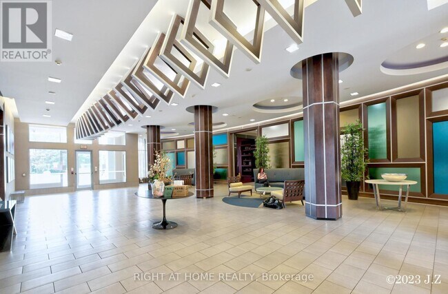 Photo du bâtiment - 5793 Yonge St