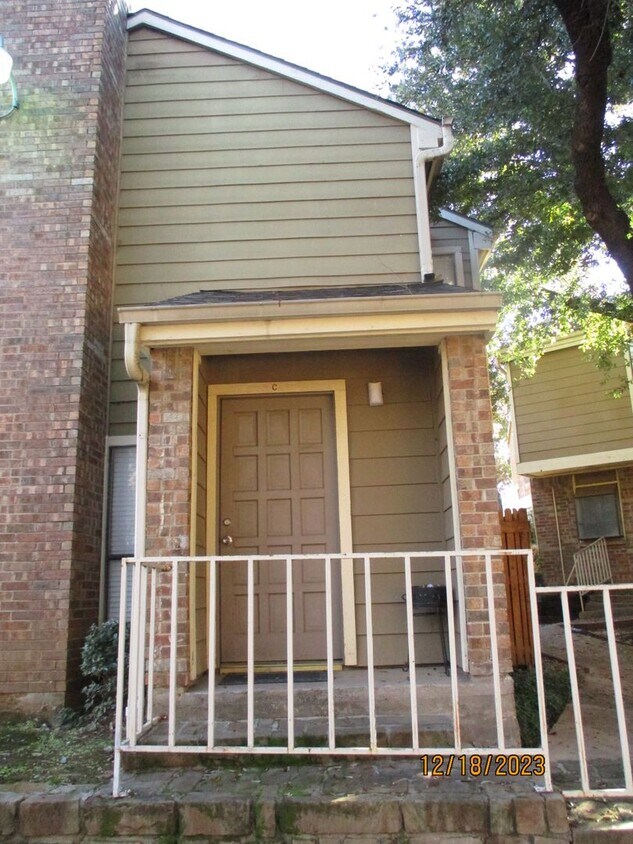 Foto principal - 2111 Park Willow Ln #C