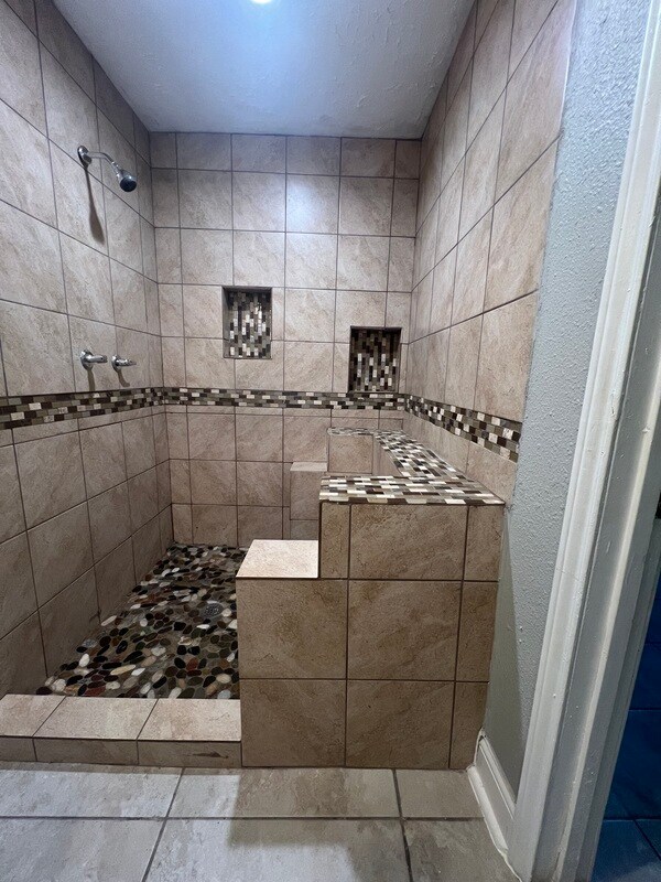 Foto del edificio - 8601 Homewood Ln