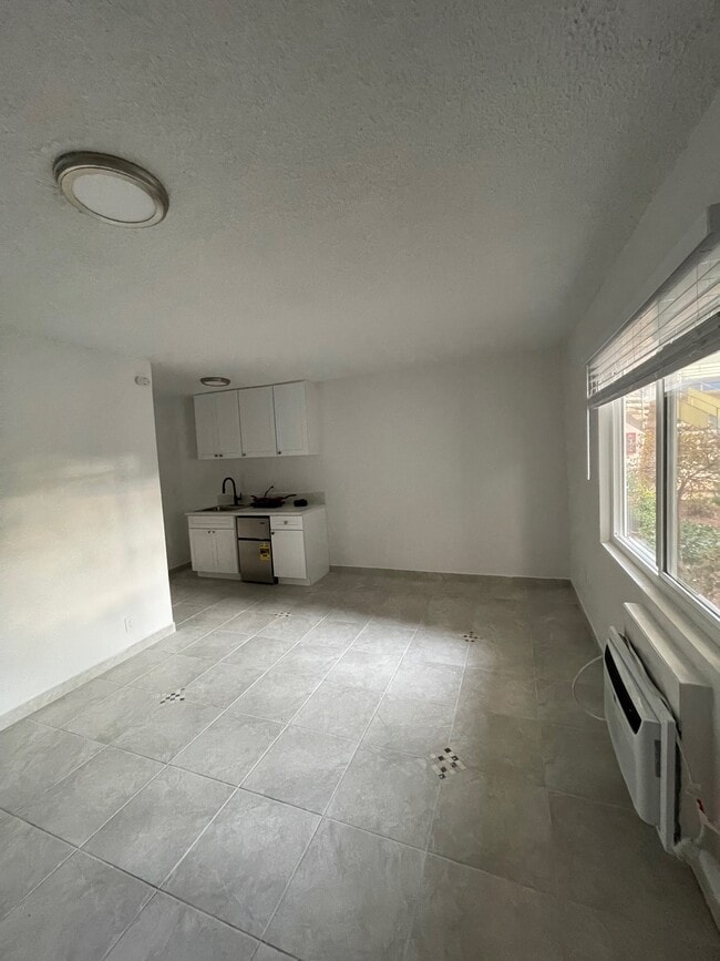 Building Photo - Zelzah Avenue Apartments