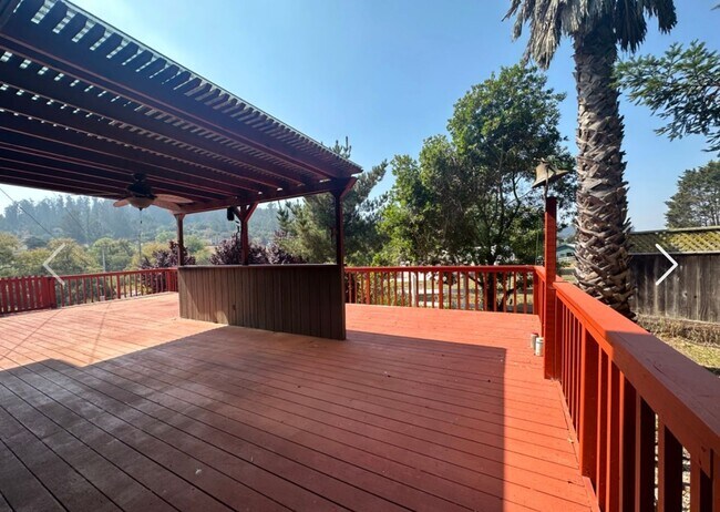 Building Photo - Beautiful Country Living Home off Larkin V...