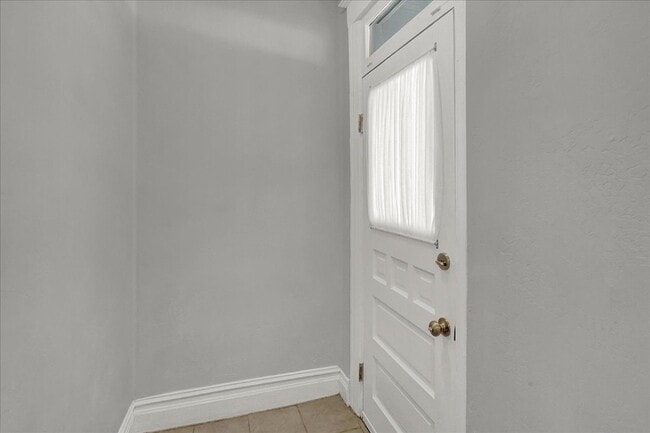 Building Photo - 159 W Paxton Ave