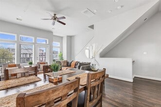 Building Photo - 1310 Roberts St