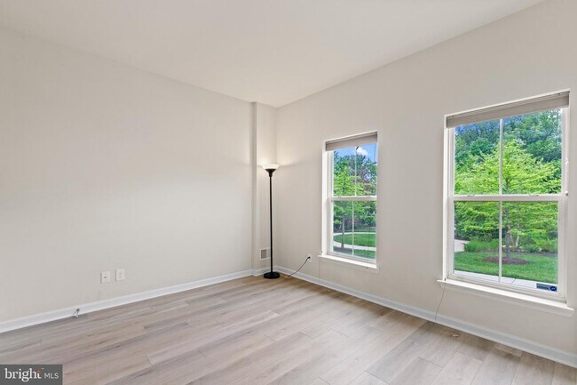 Foto del edificio - 9653 Pullman Pl