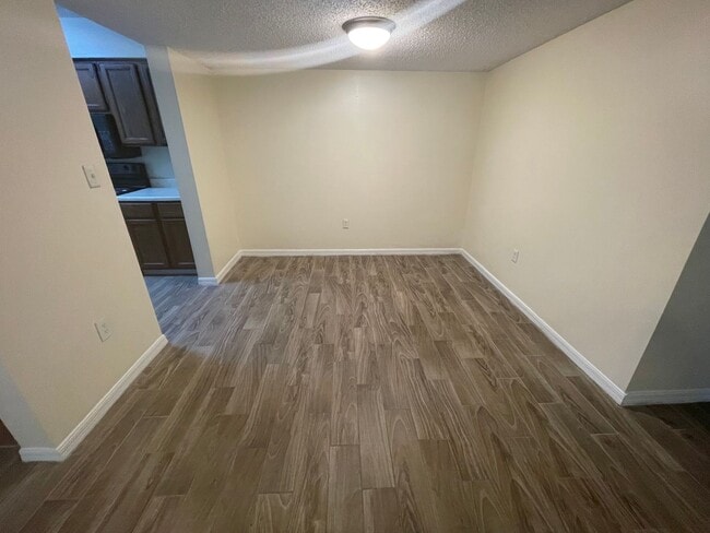 Building Photo - 2 Bed/2 Bath, Ground Floor Condo at the Re...