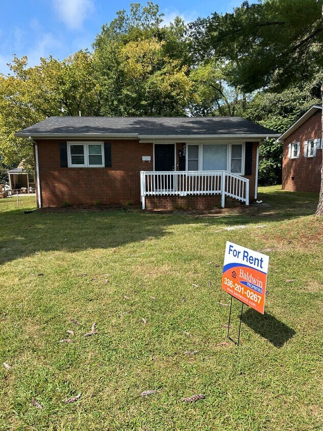 Primary Photo - 2334 Waterbury St