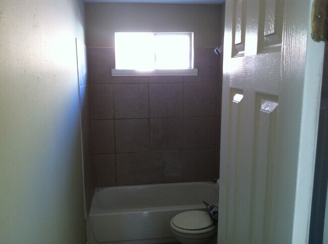 Foto del edificio - 7417 Edward St