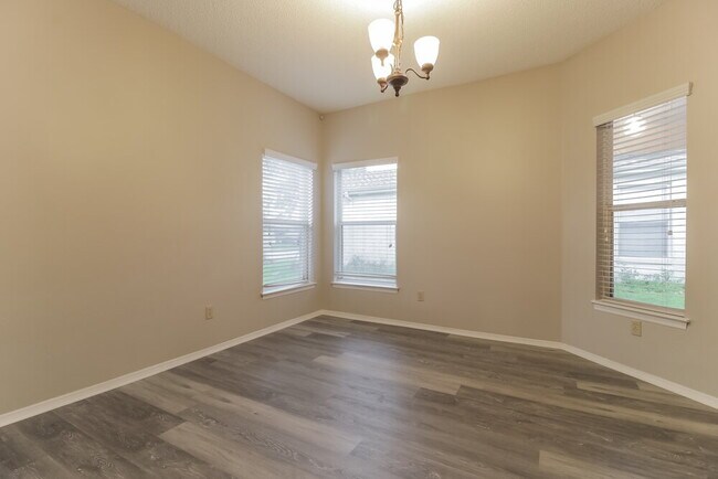 Foto del edificio - 336 Cello Cir