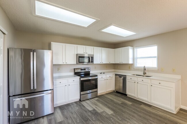 Foto del edificio - 8842 Story Dr