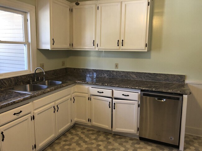 Foto del edificio - 707 W 23rd St