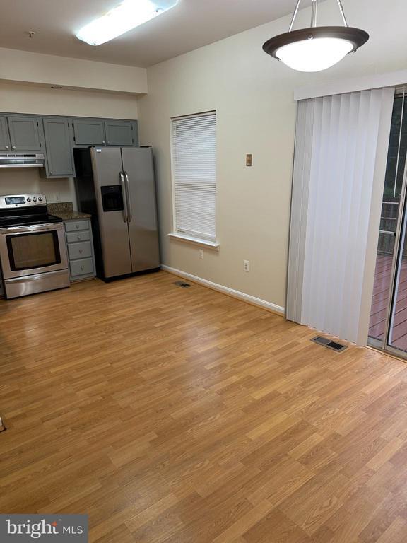 Foto del edificio - 11130 Hollowbrook Rd