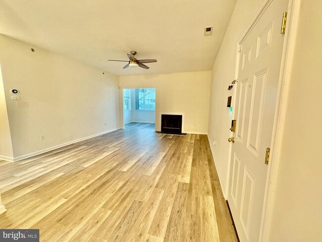 Building Photo - 606 Moonglow Rd