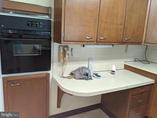 Foto del edificio - 1995 PA-212