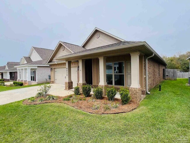 Foto del edificio - 8026 Burnside Lp