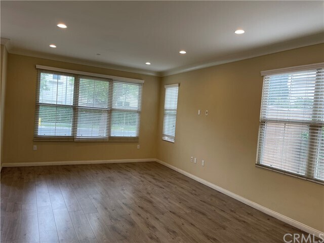 Building Photo - 231 Kempton