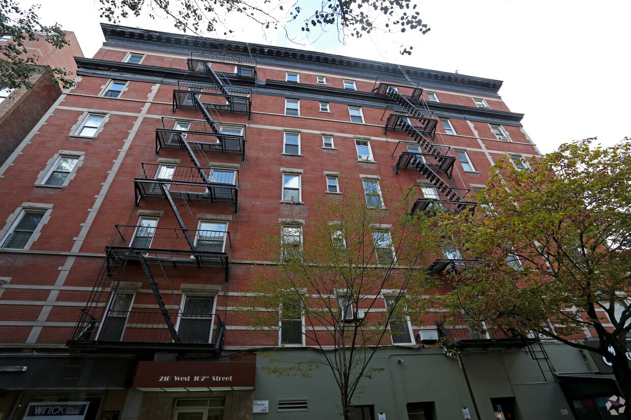 Primary Photo - 2670-2672 Broadway