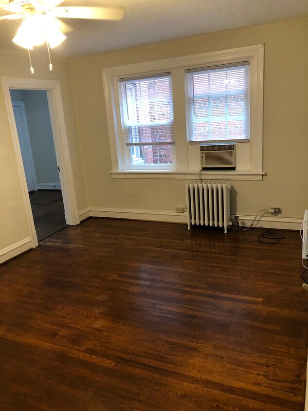 Primary Photo - 3116 Stuart Ave