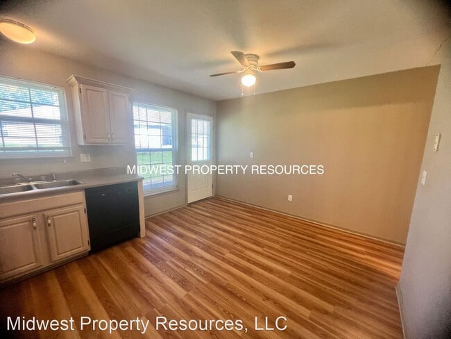 Building Photo - 2 br, 1 bath House - 308B NE 6th St, Oak G...