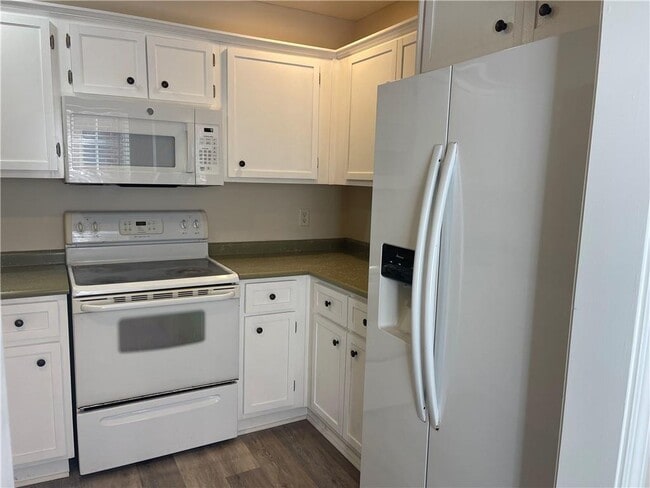 Foto del edificio - 106 Red Bud Ct