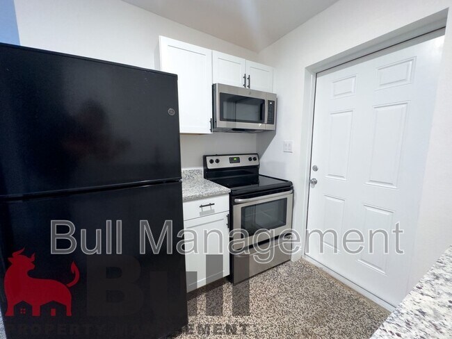 Building Photo - 224 N Dollins Ave