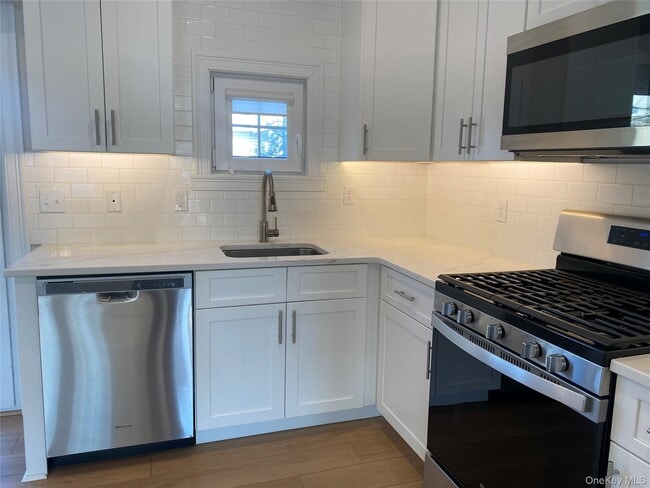 Building Photo - 515 Jackson Ave