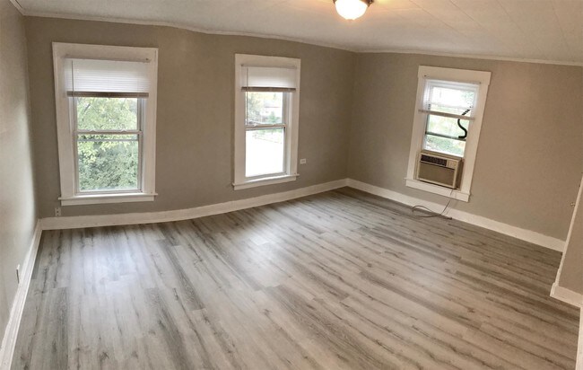 Foto del edificio - 5848 Montgomery Rd