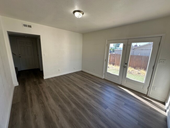 Building Photo - ALL utilities included!! Sparks 2 bedroom,...