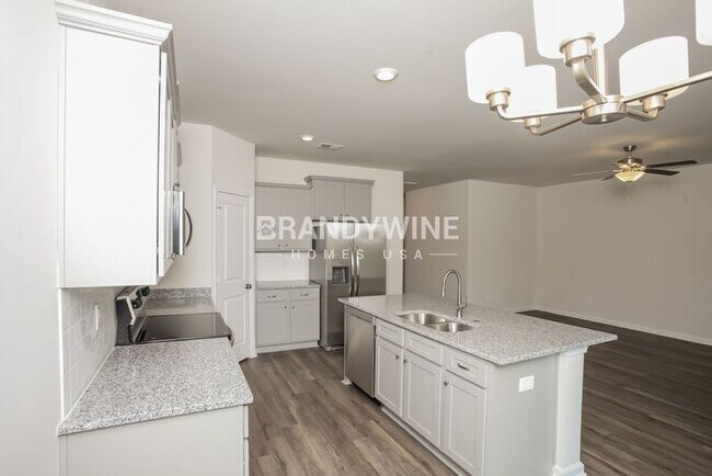 Foto del edificio - LOWER RENTAL RATE! Market rent $1,969. Rec...