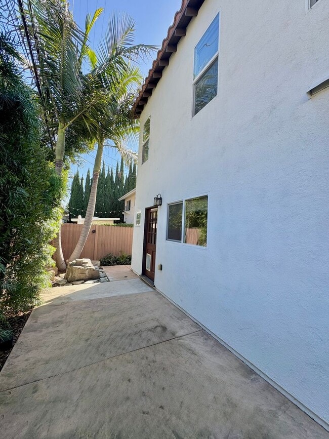 Building Photo - 4034 Madison Ave