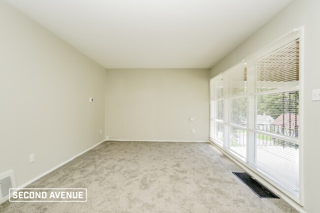 Foto del edificio - 629 Jefferson Rd