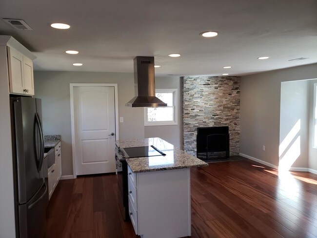 Building Photo - 7067 Reedy Creek Rd