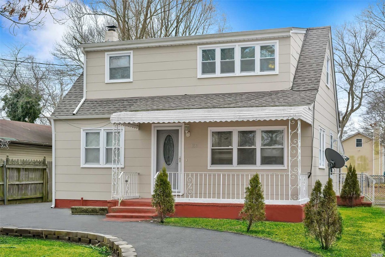 Primary Photo - 166 Baybright Dr