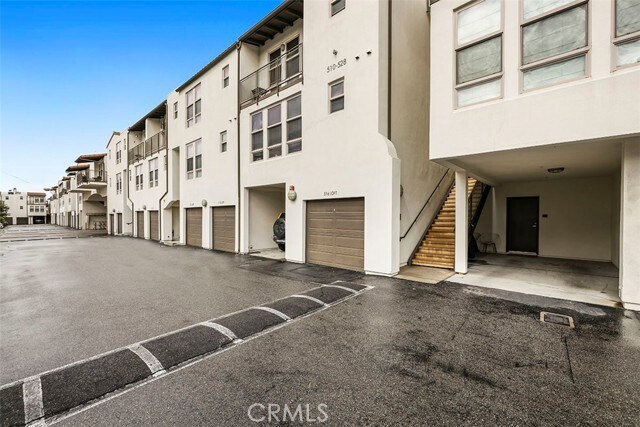 Building Photo - 516 S Brea Blvd