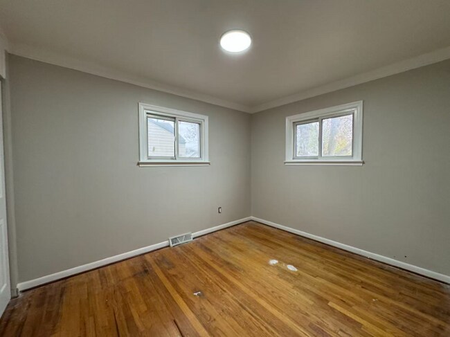 Foto del edificio - 1202 E George Ave